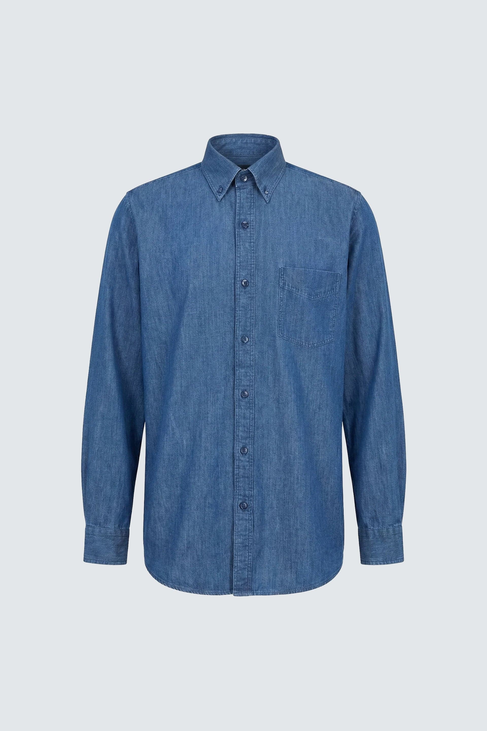 Denim günlük gömlek kumaşı ve yaka ayrıntısı